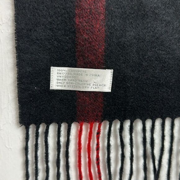 Cashmere Black And Red Rectangle Scarf With Fringe Trim - Picture 3 of 5
